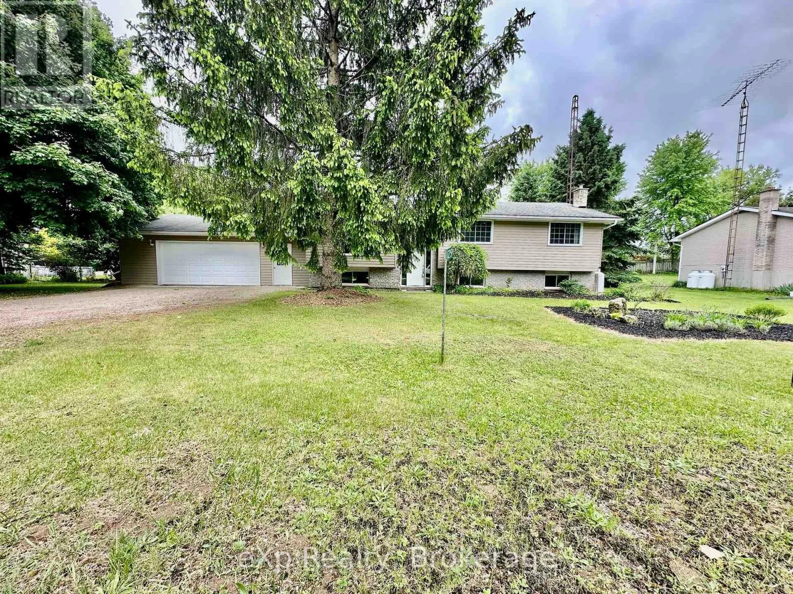129 WESTFALL CRESCENT