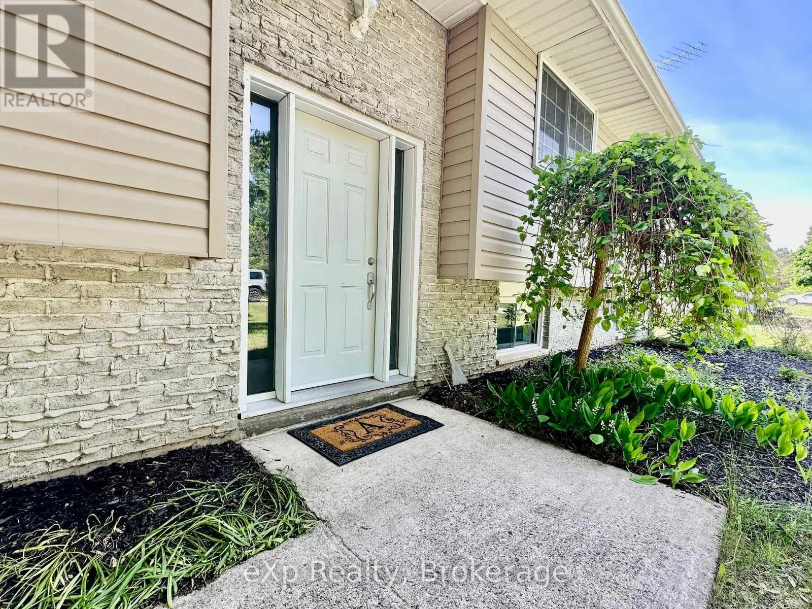 129 WESTFALL CRESCENT