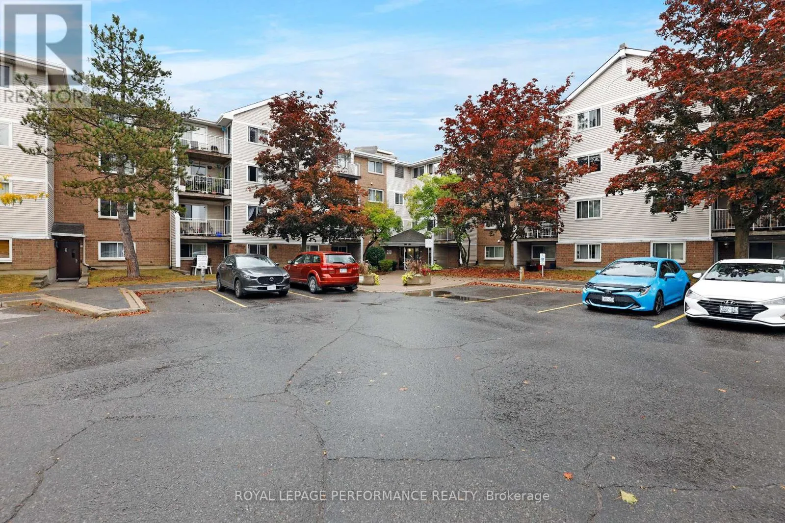 412 - 280 BRITTANY DRIVE