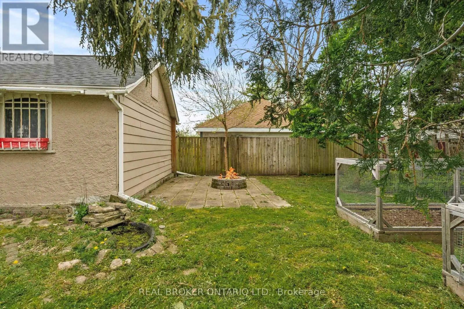 122 DOROTHY STREET
