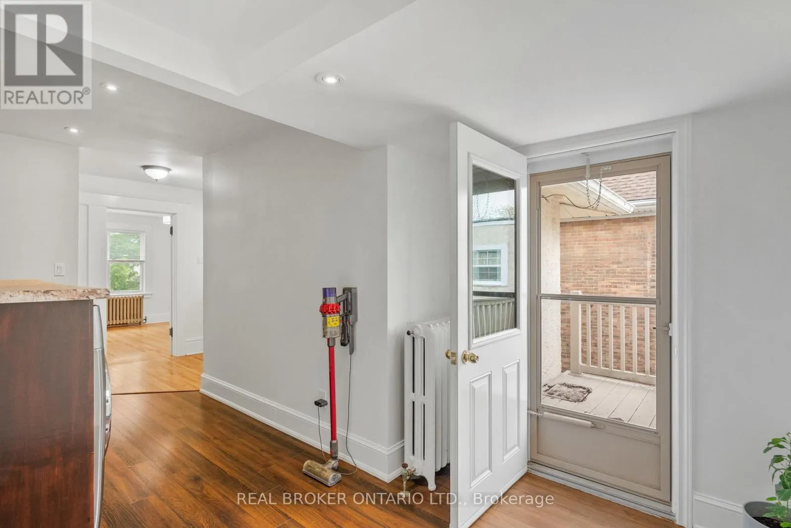 122 DOROTHY STREET