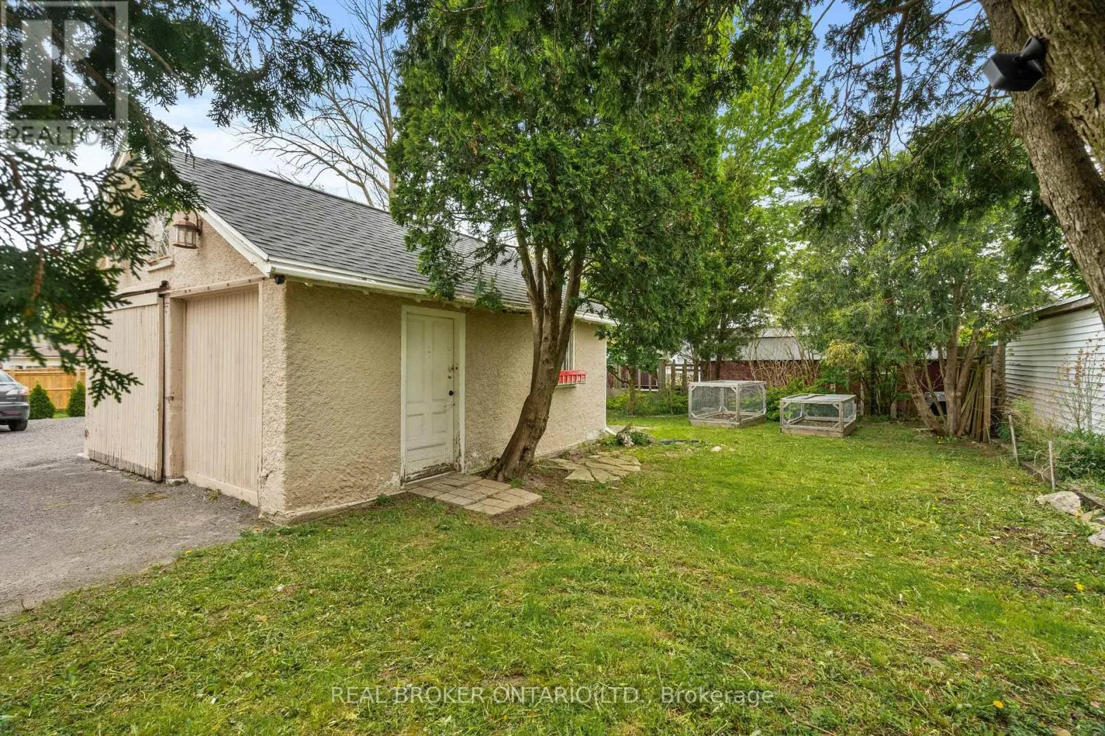 122 DOROTHY STREET
