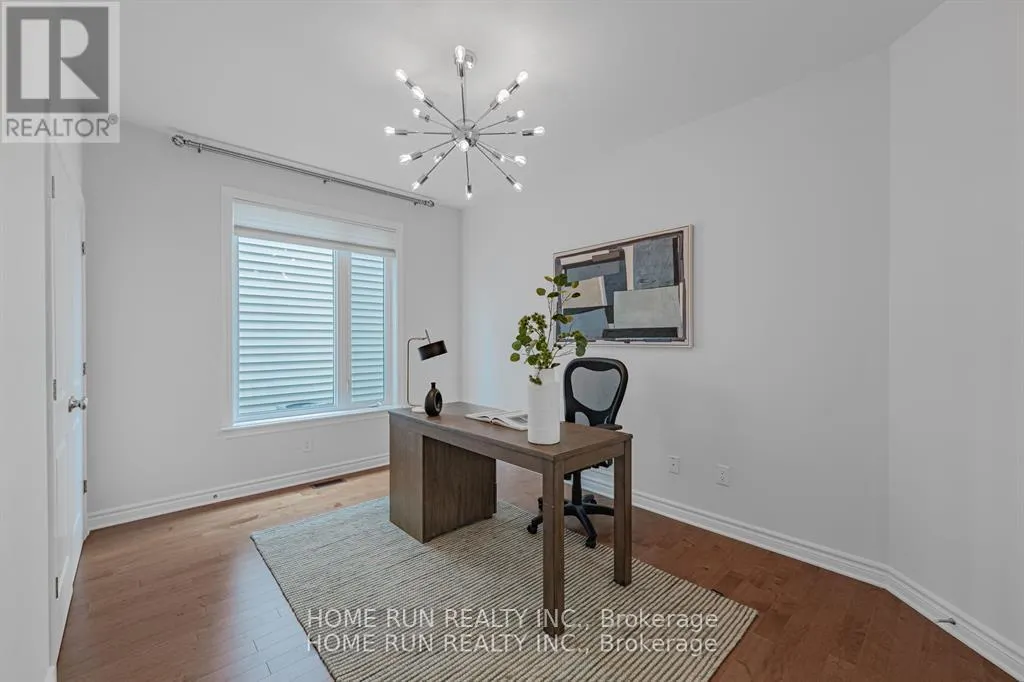 609 TRIANGLE STREET