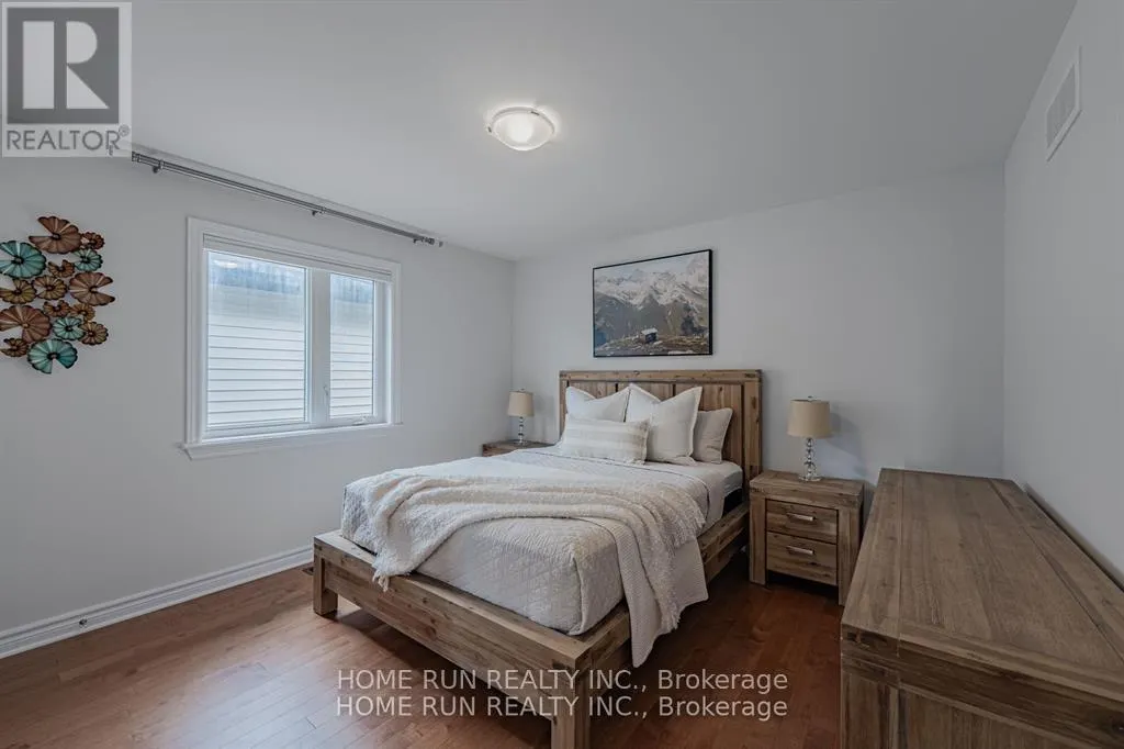 609 TRIANGLE STREET