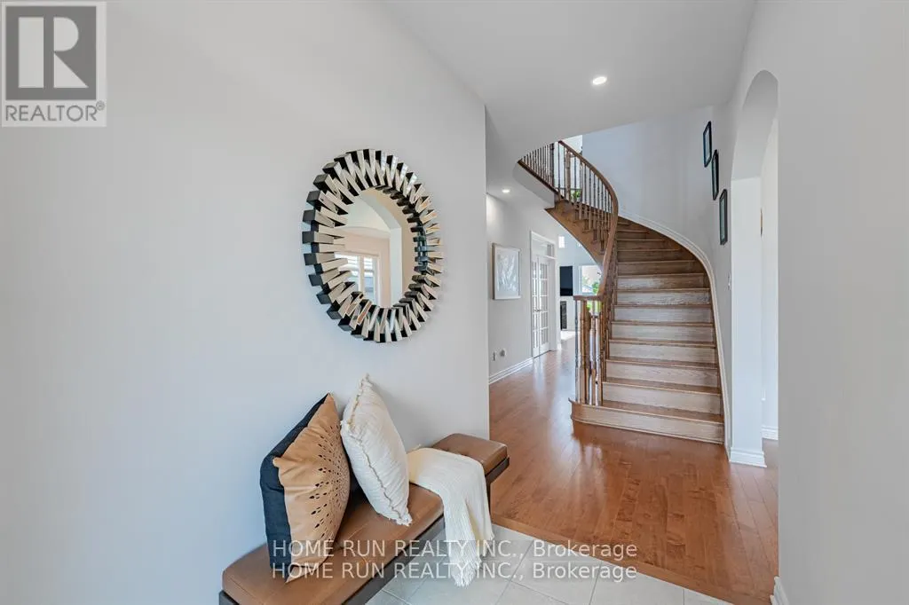 609 TRIANGLE STREET