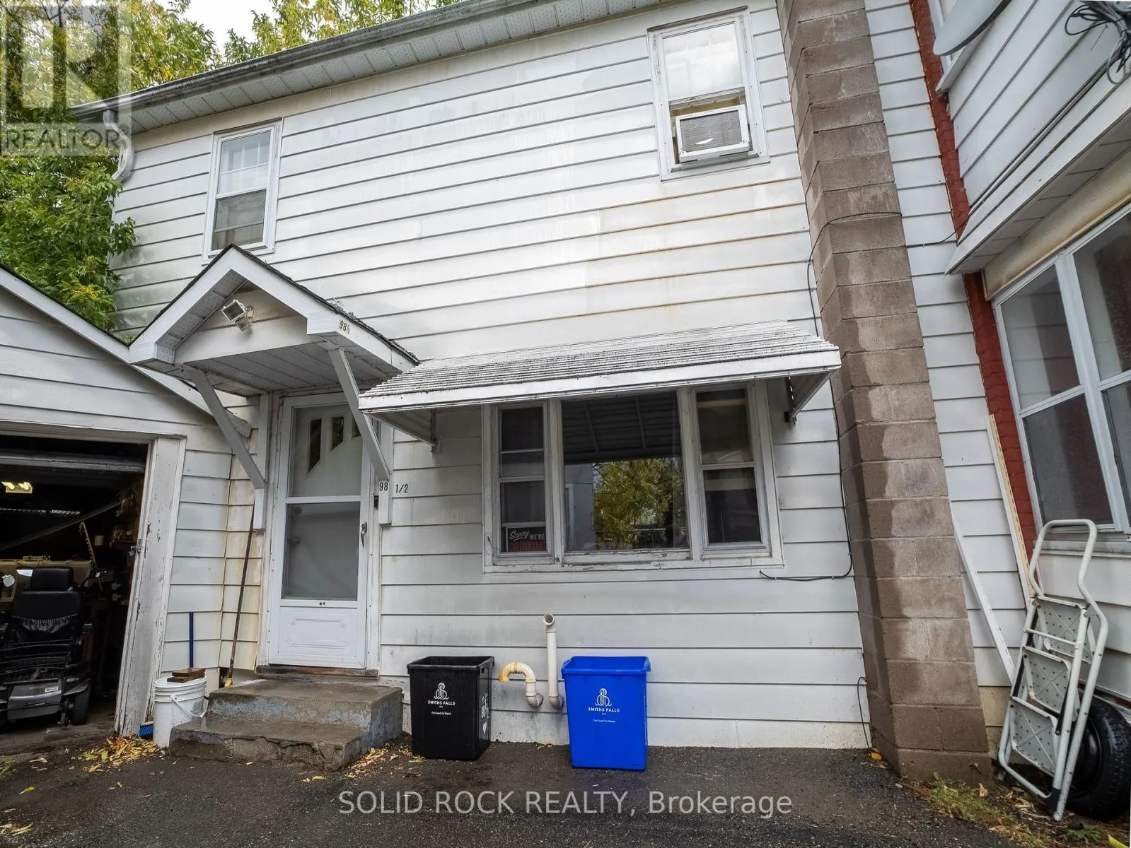 98 ELMSLEY STREET N