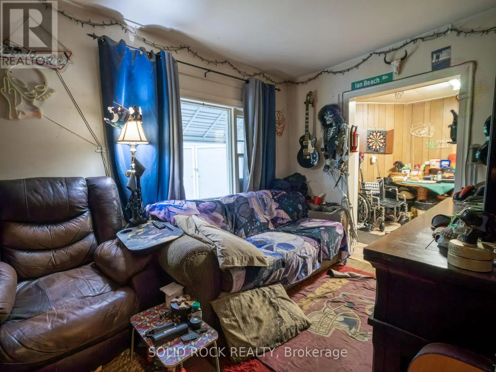 98 ELMSLEY STREET N