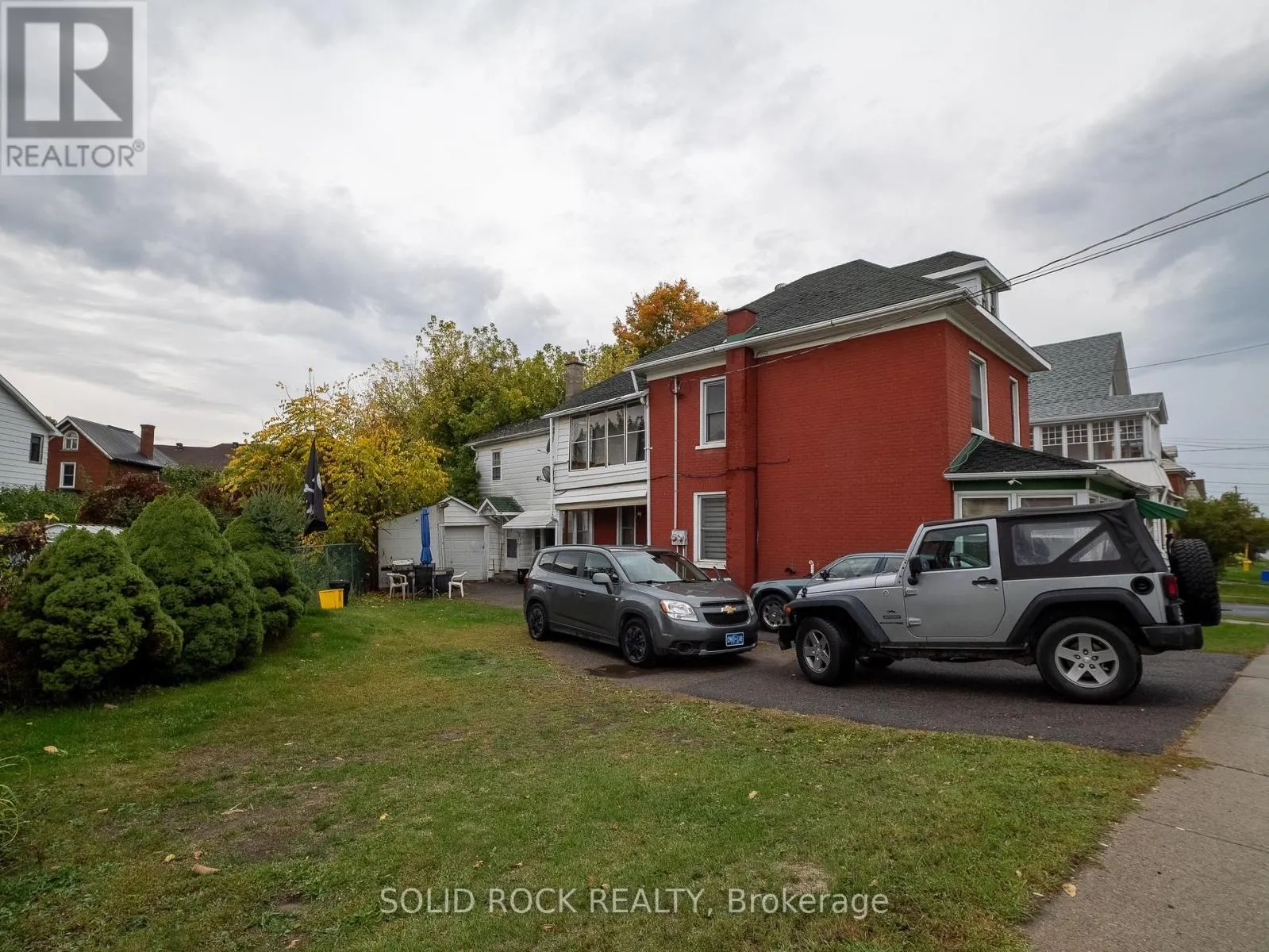 98 ELMSLEY STREET N