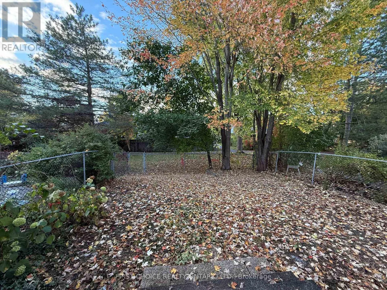7913 JEANNE D'ARC BOULEVARD