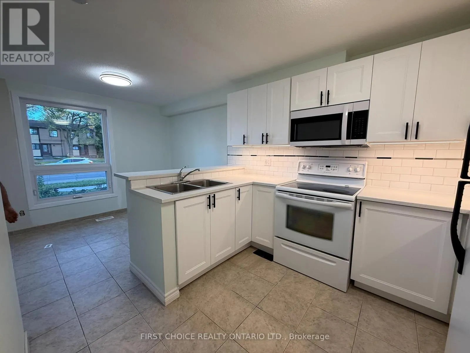 7913 JEANNE D'ARC BOULEVARD