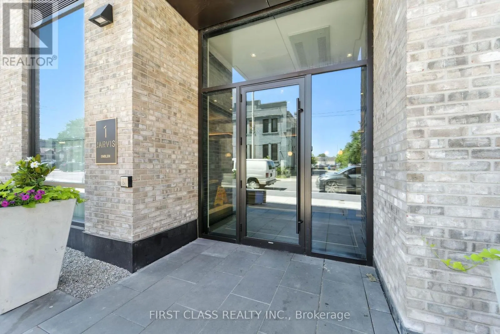 1115 - 1 JARVIS STREET