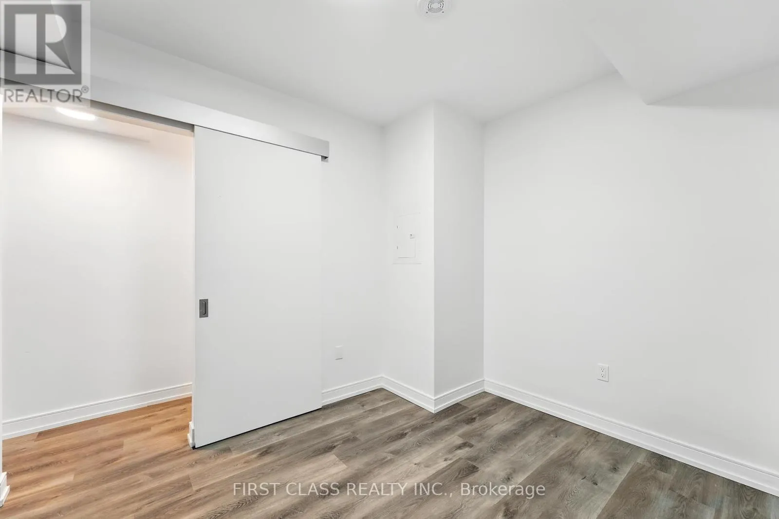 1115 - 1 JARVIS STREET