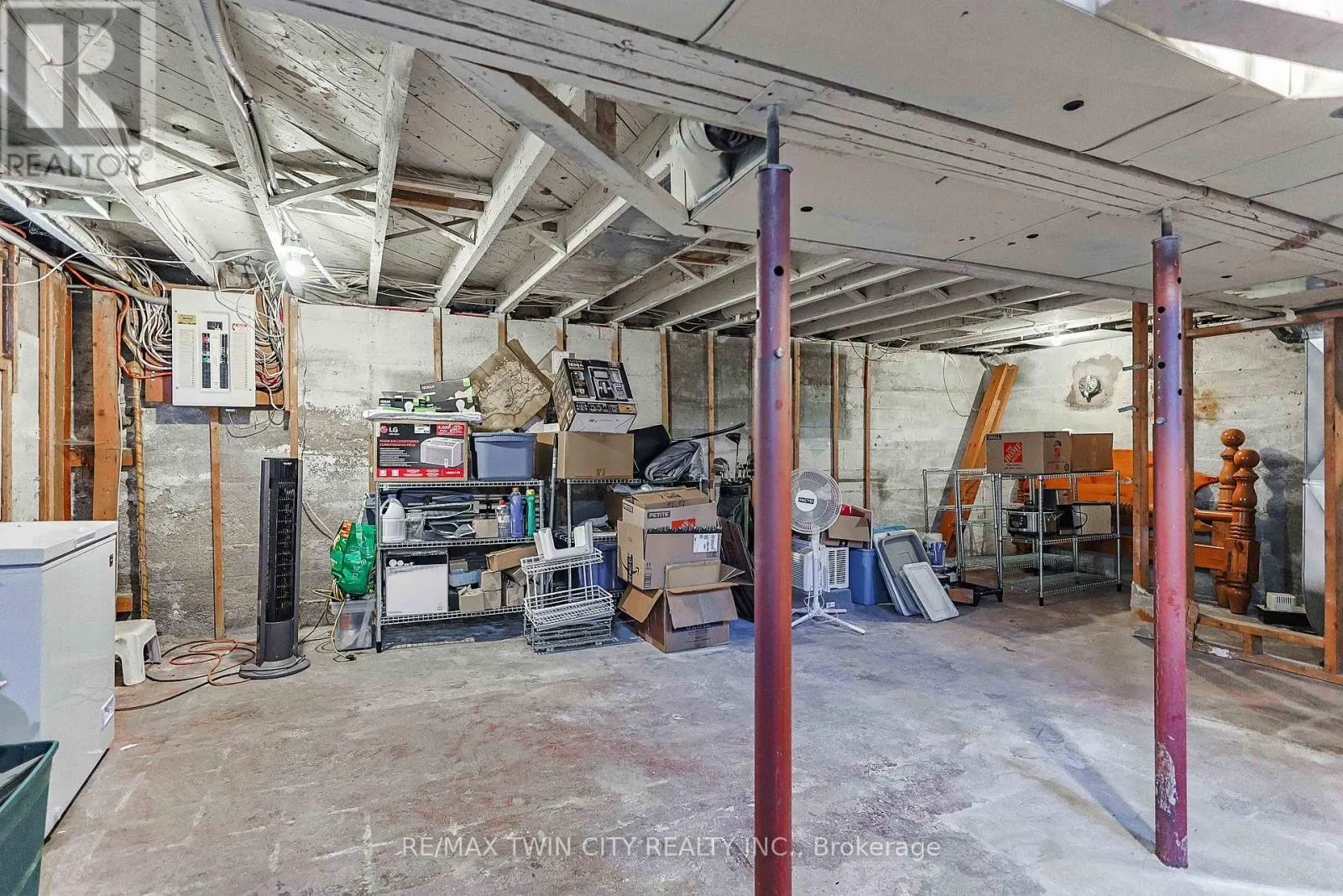 83 BALDWIN AVENUE