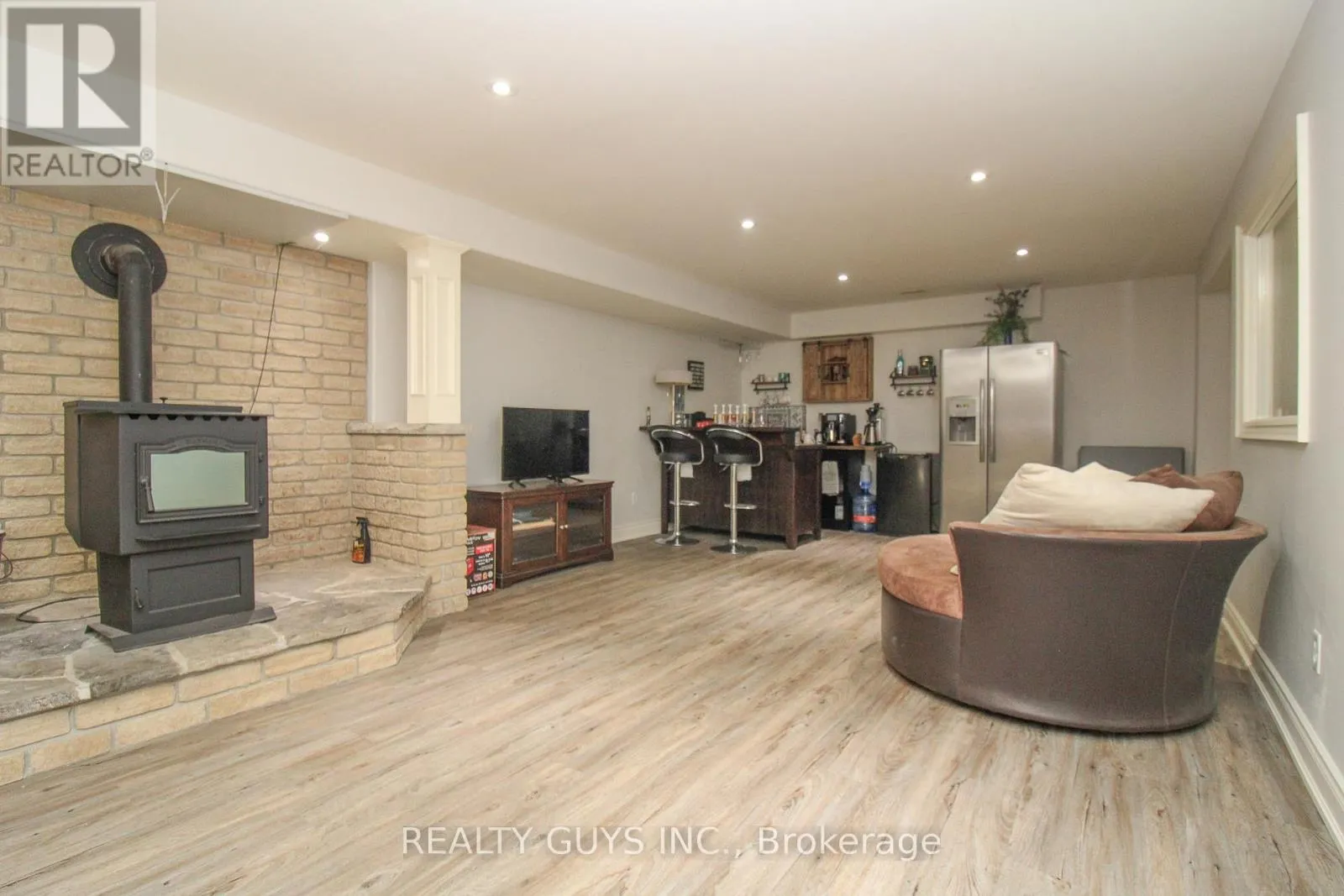 136 COTTINGHAM ROAD