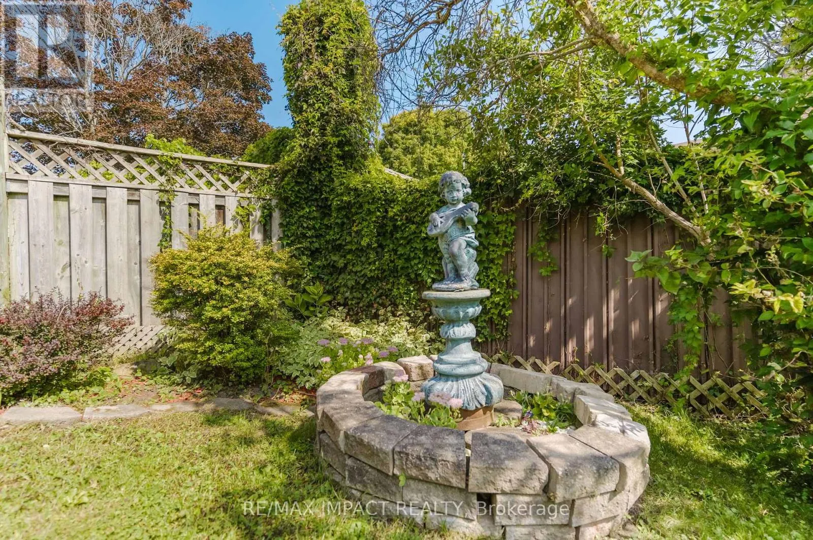 799 DAINTRY CRESCENT