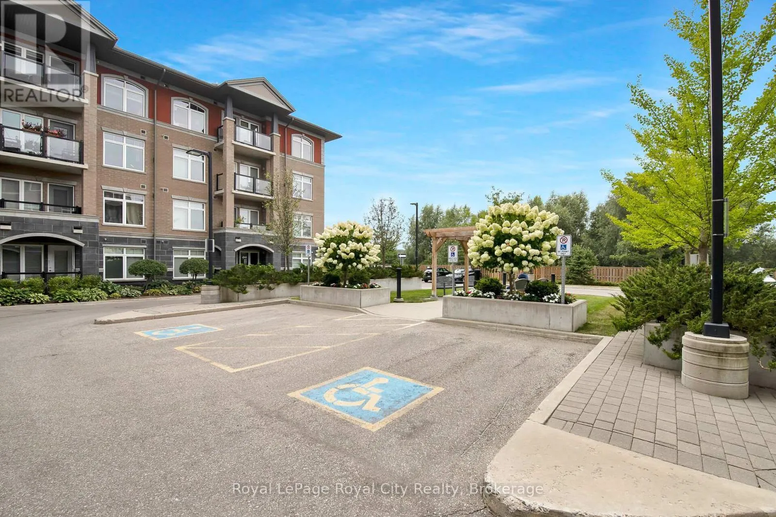 408 - 106 BARD BOULEVARD, #408