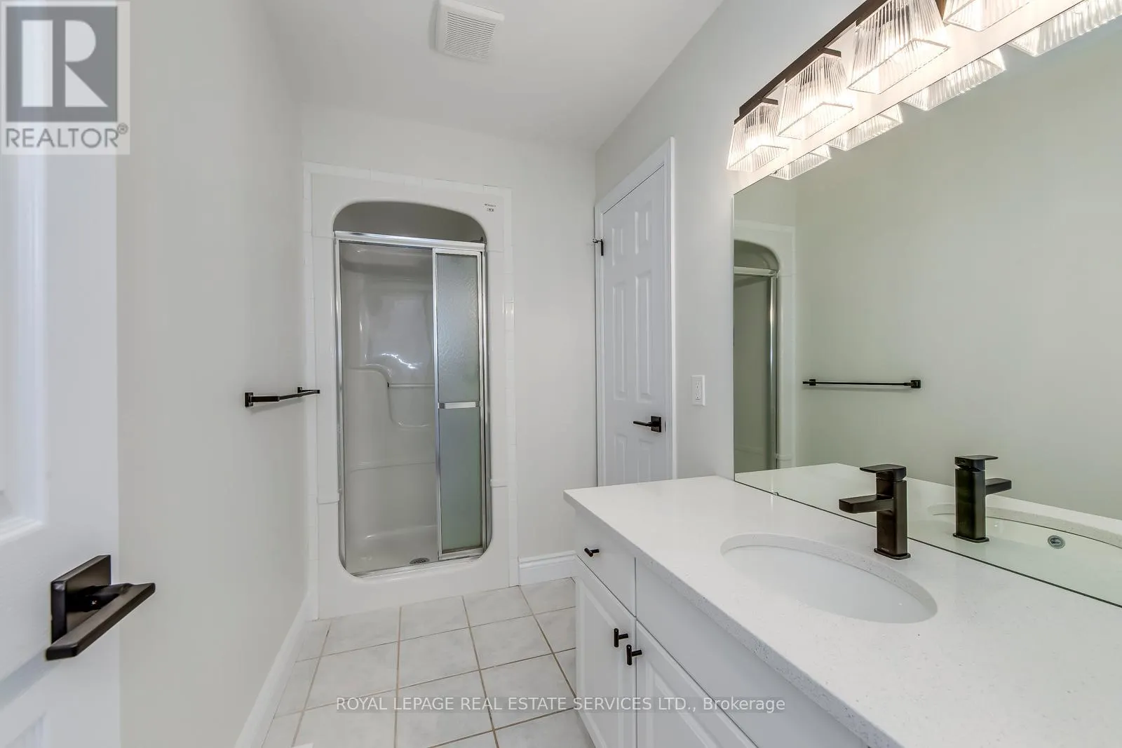 38 MORAINE WALK