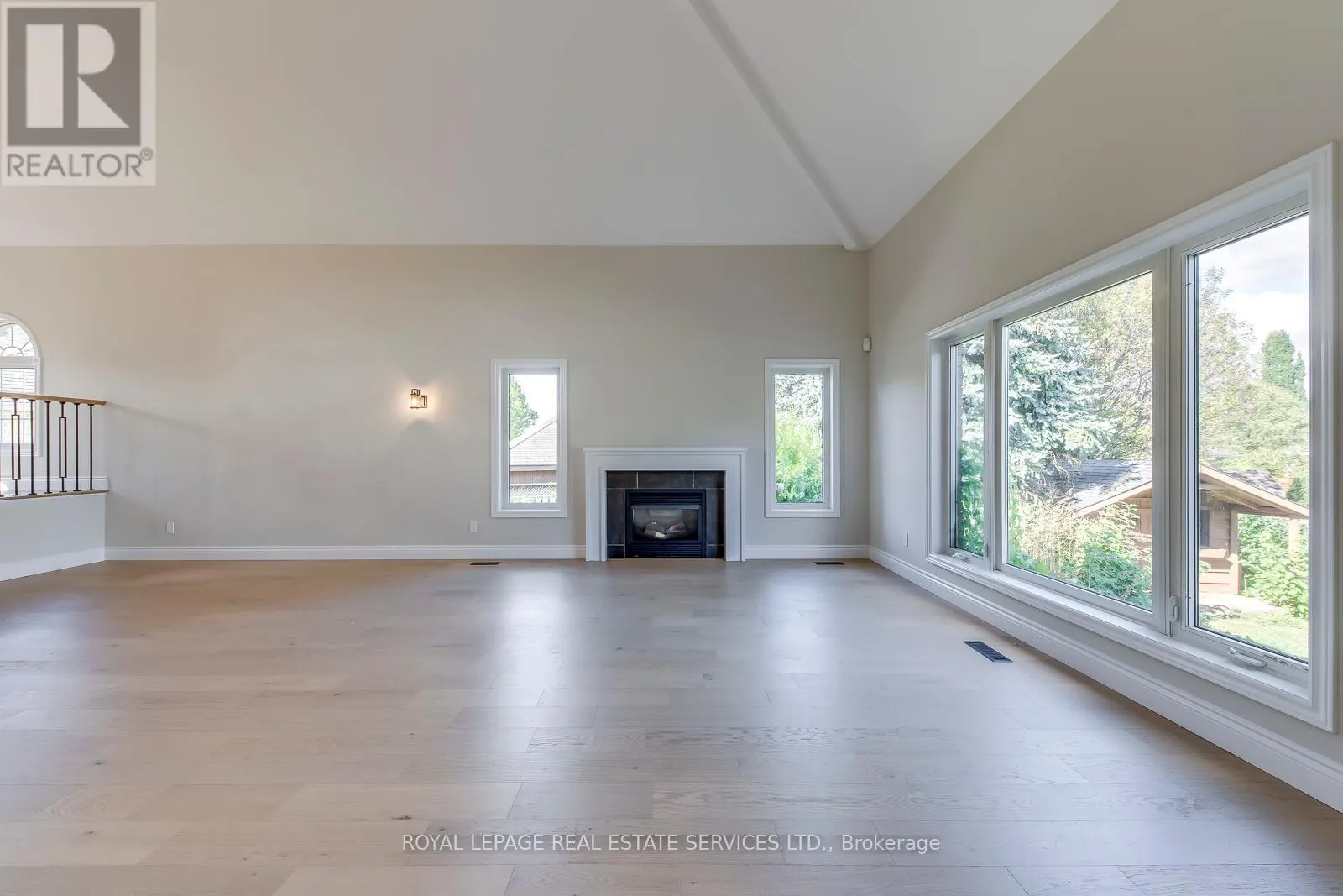 38 MORAINE WALK