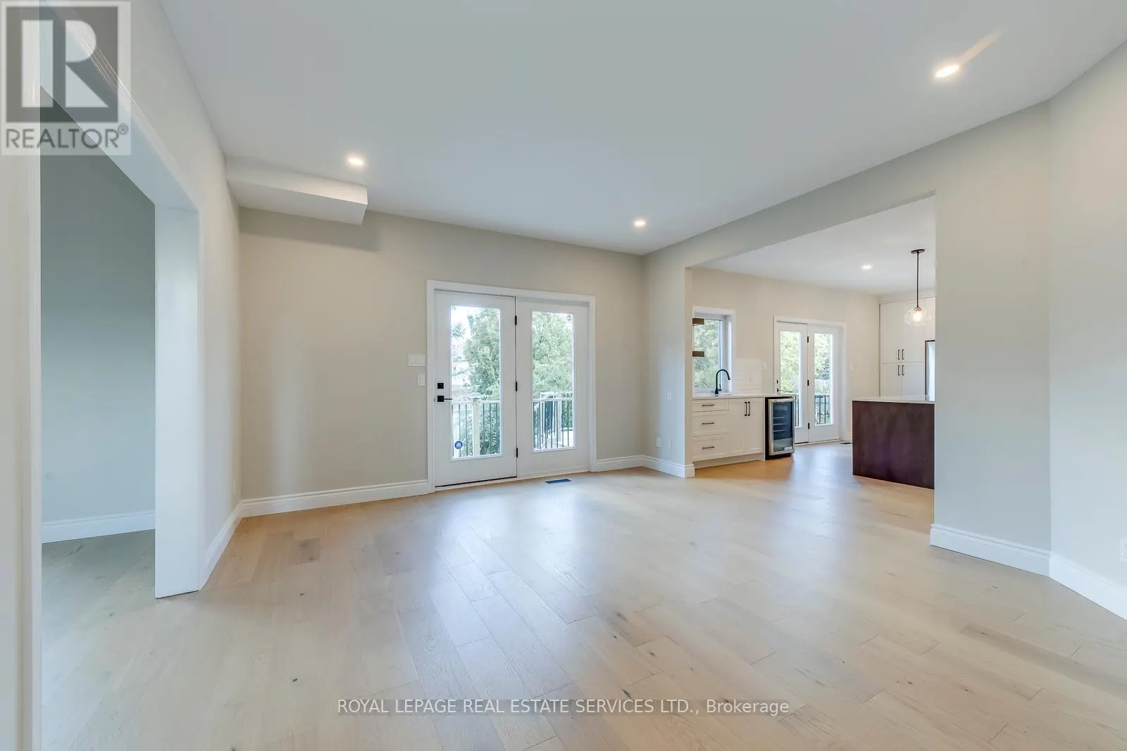 38 MORAINE WALK
