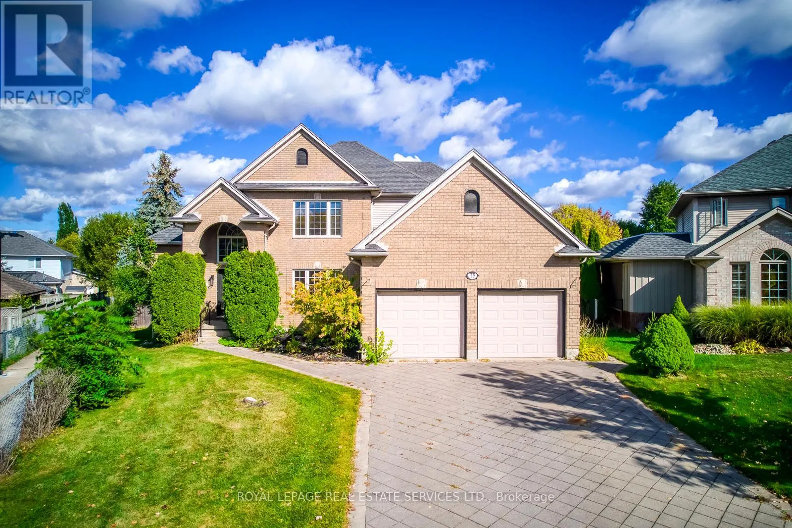 38 MORAINE WALK