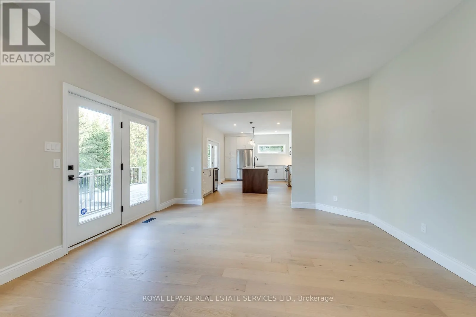 38 MORAINE WALK