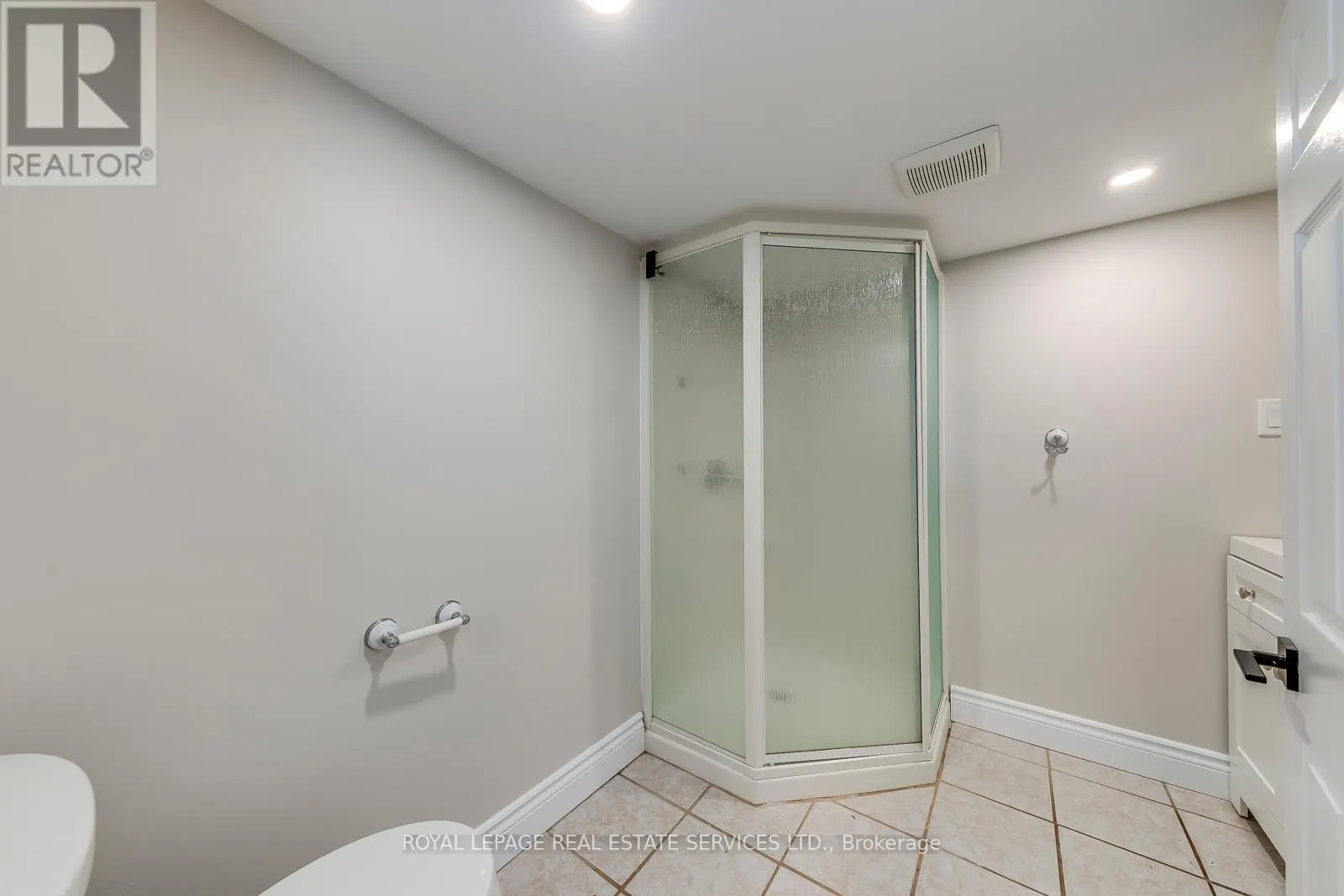 38 MORAINE WALK
