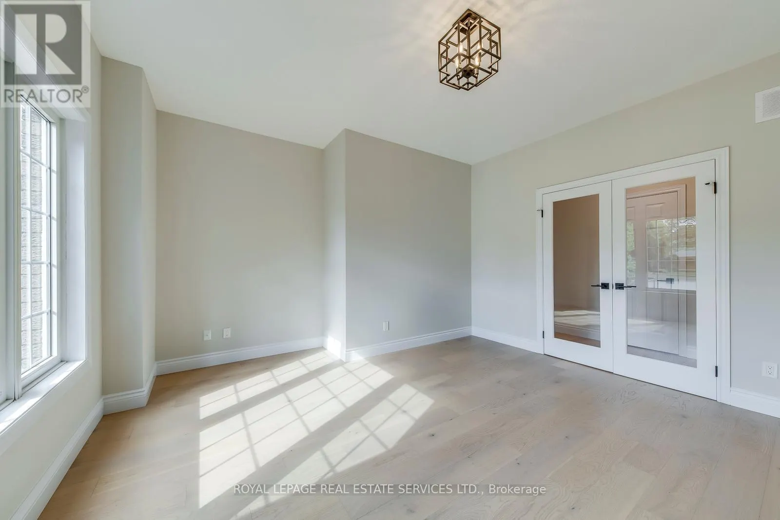 38 MORAINE WALK