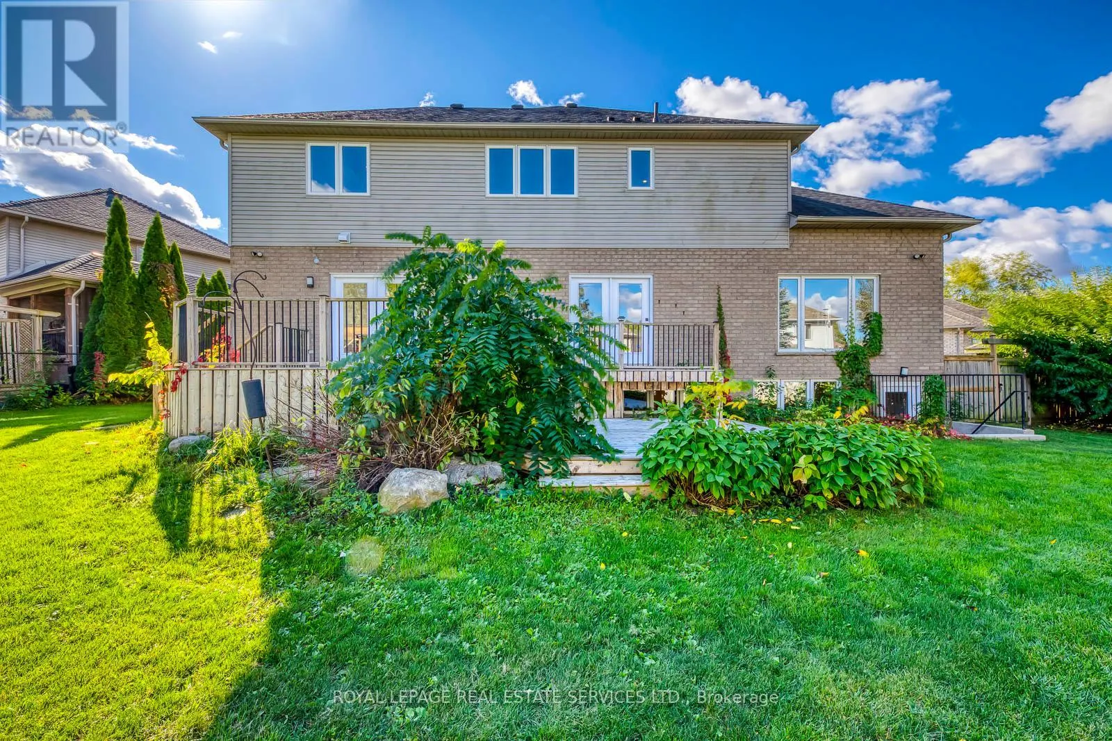 38 MORAINE WALK
