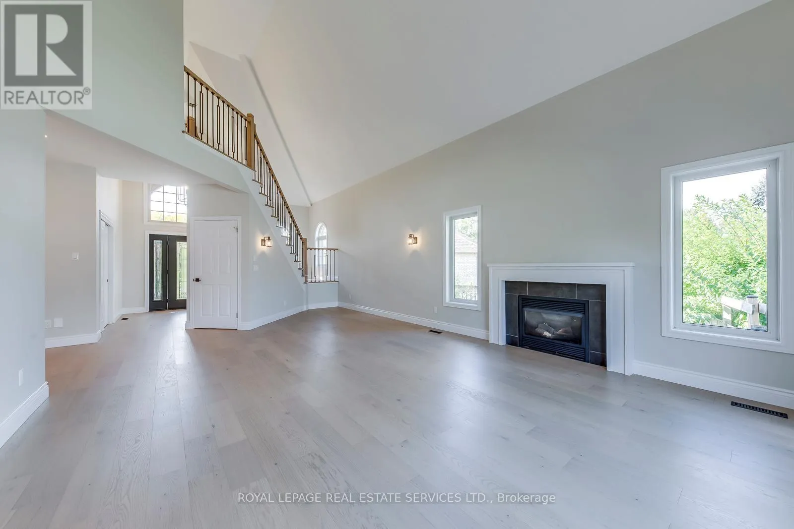 38 MORAINE WALK