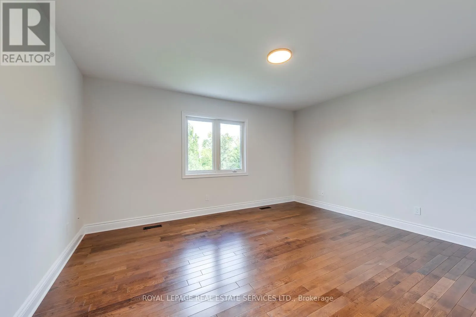 38 MORAINE WALK