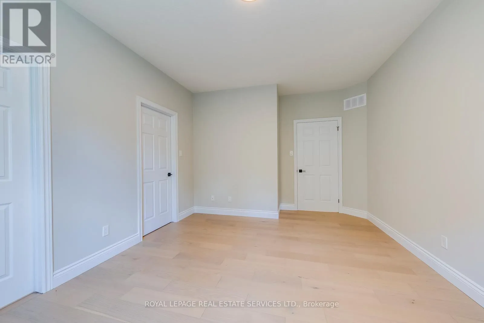 38 MORAINE WALK