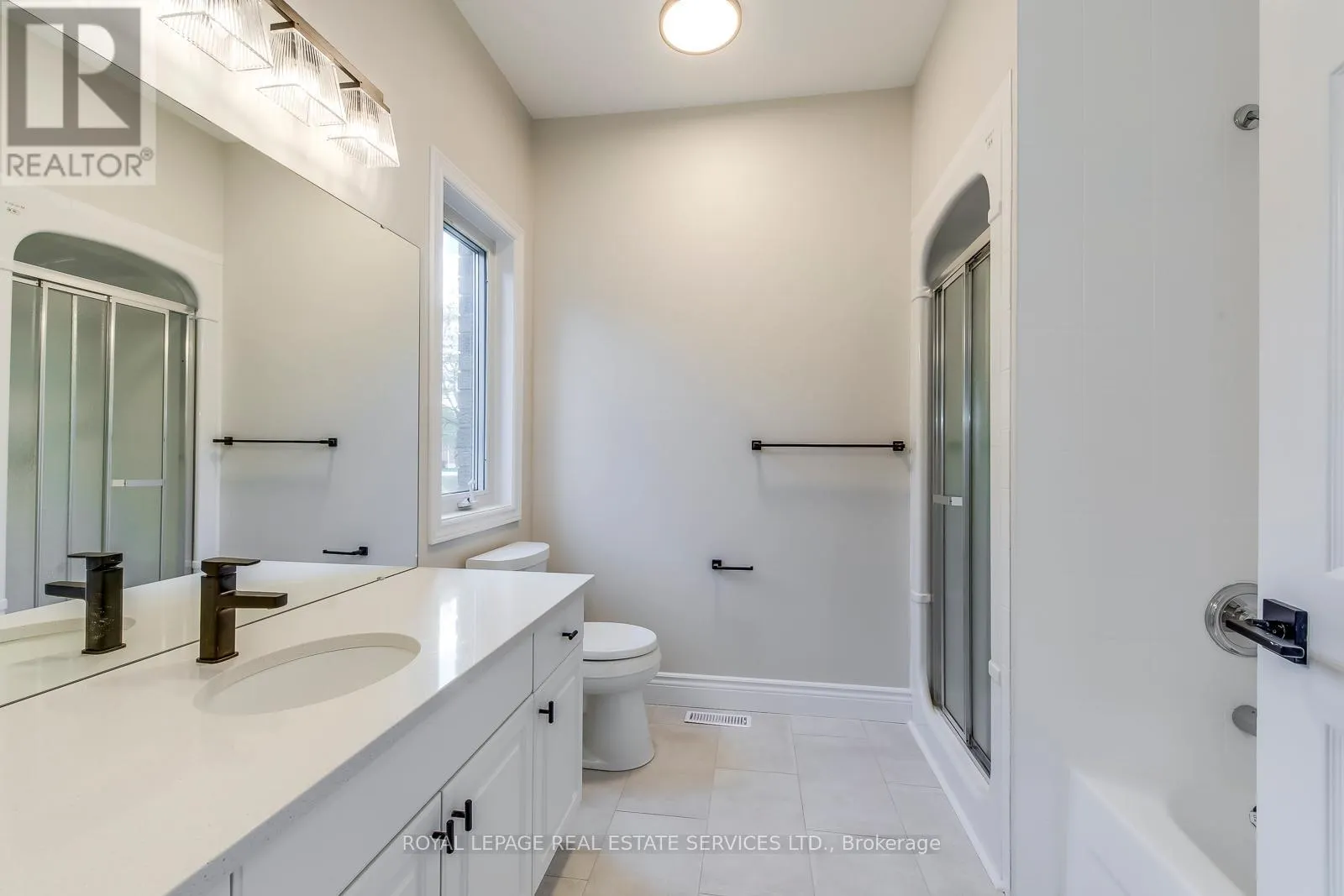 38 MORAINE WALK