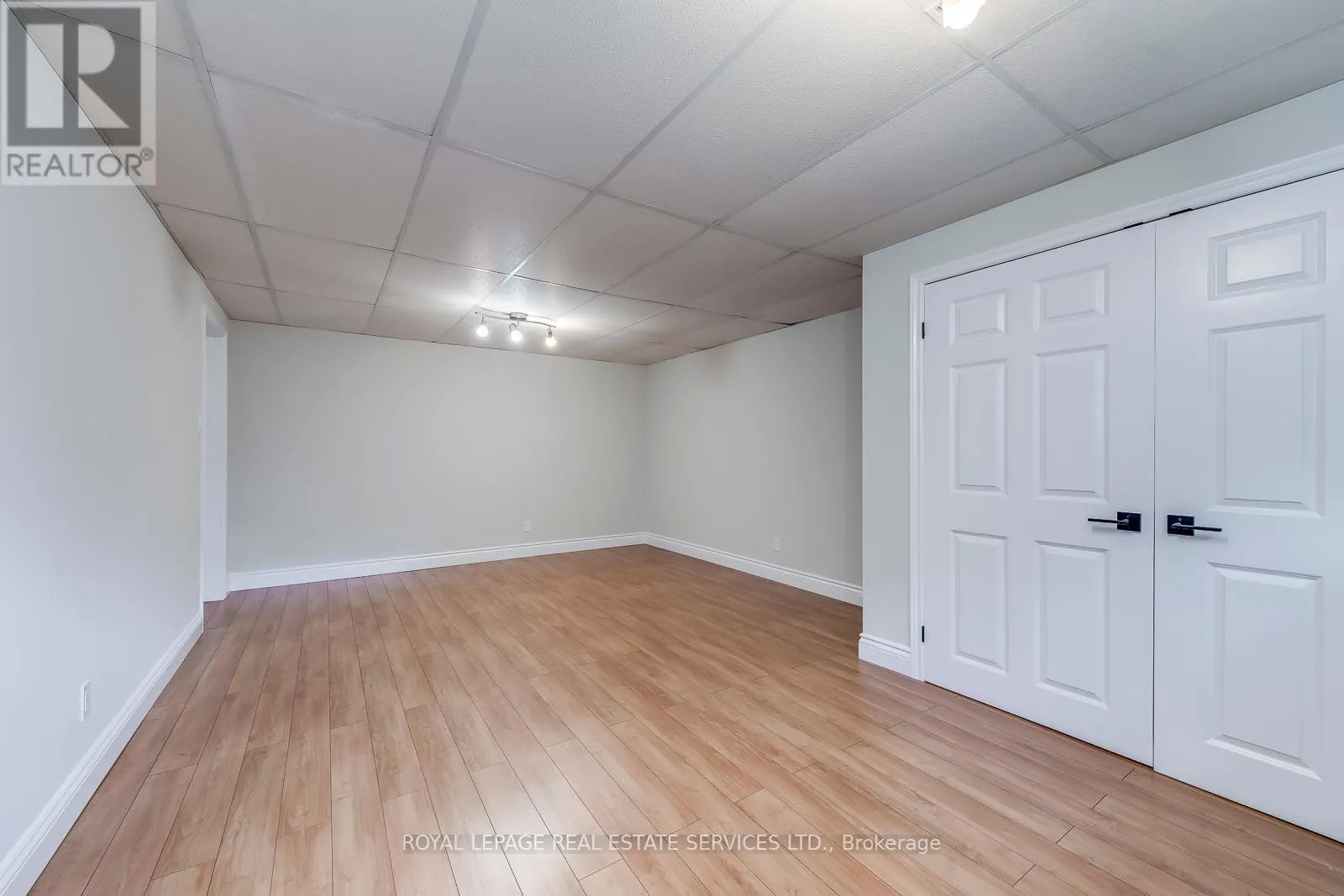 38 MORAINE WALK