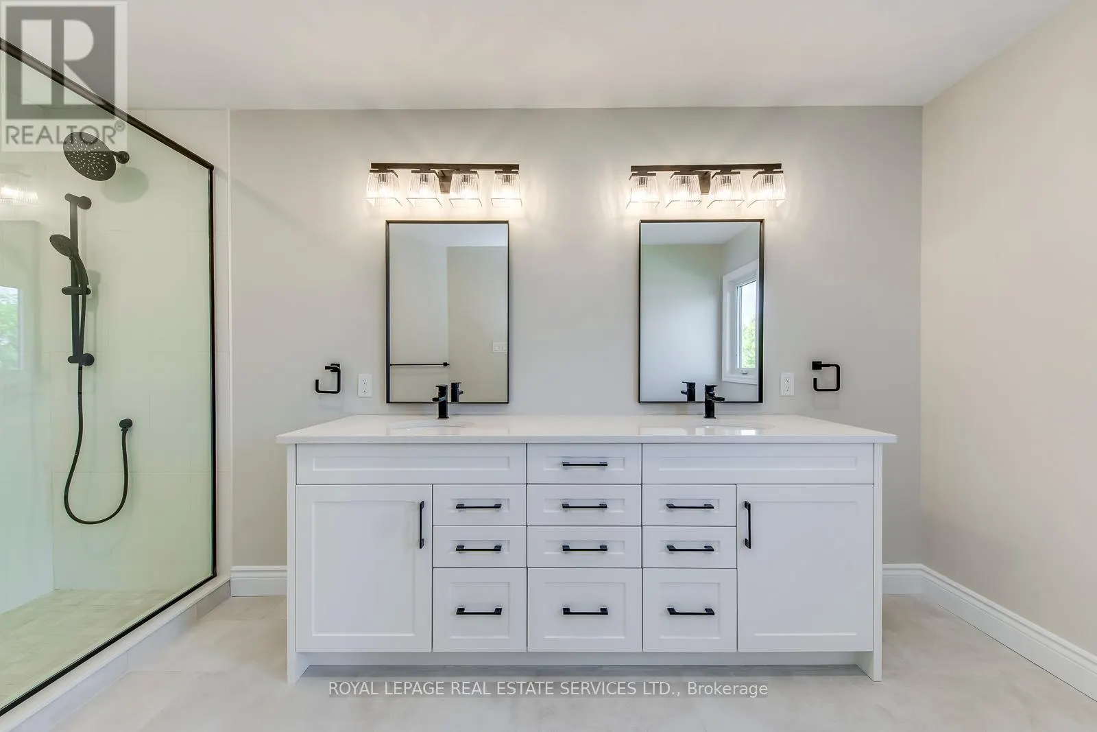 38 MORAINE WALK