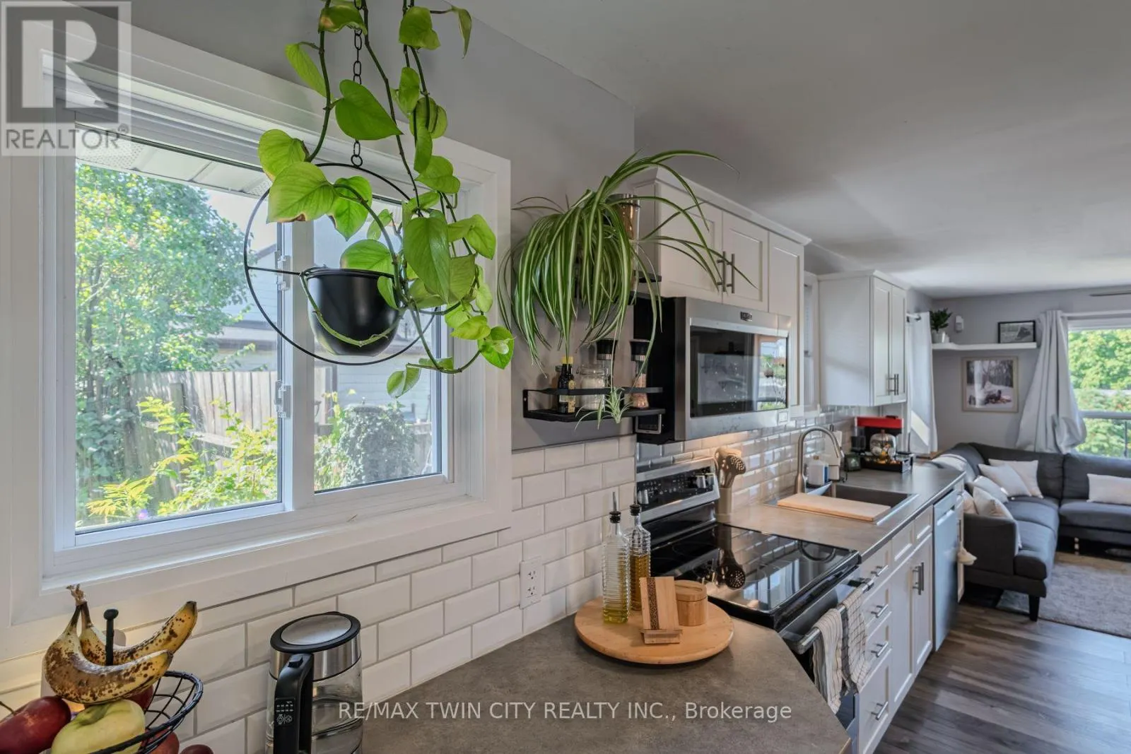 37 TWELFTH AVENUE