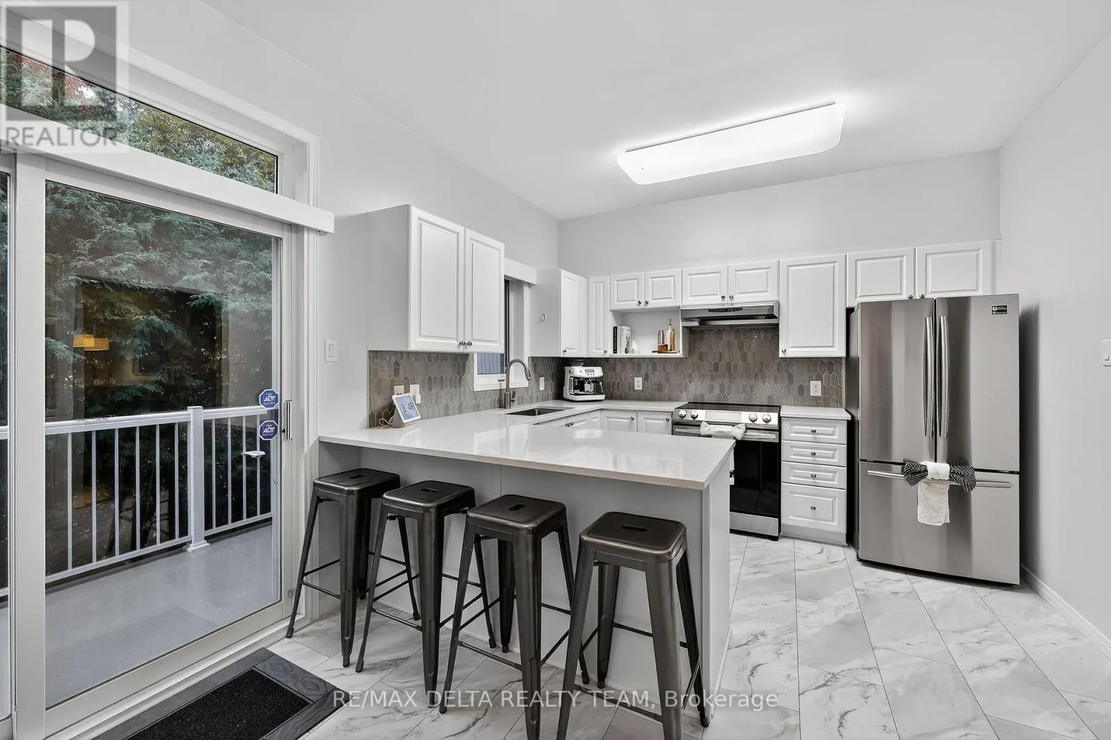 63 HIGHWOOD PRIVATE