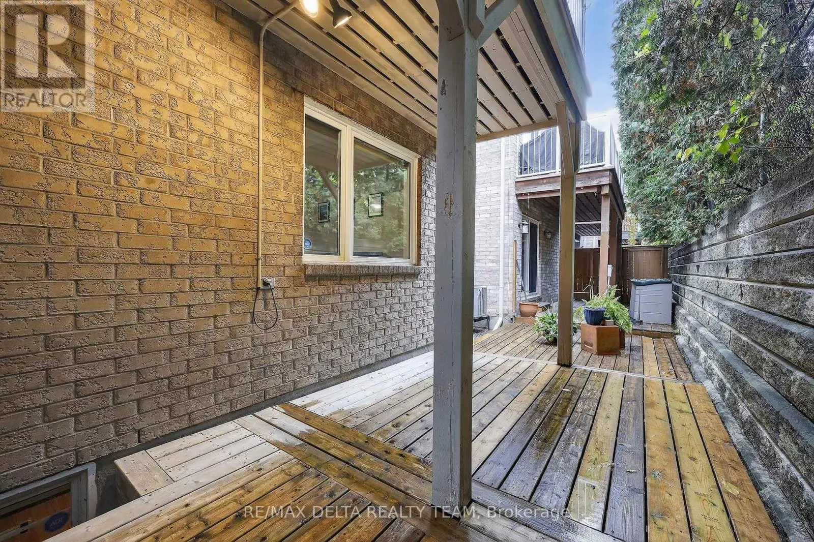 63 HIGHWOOD PRIVATE