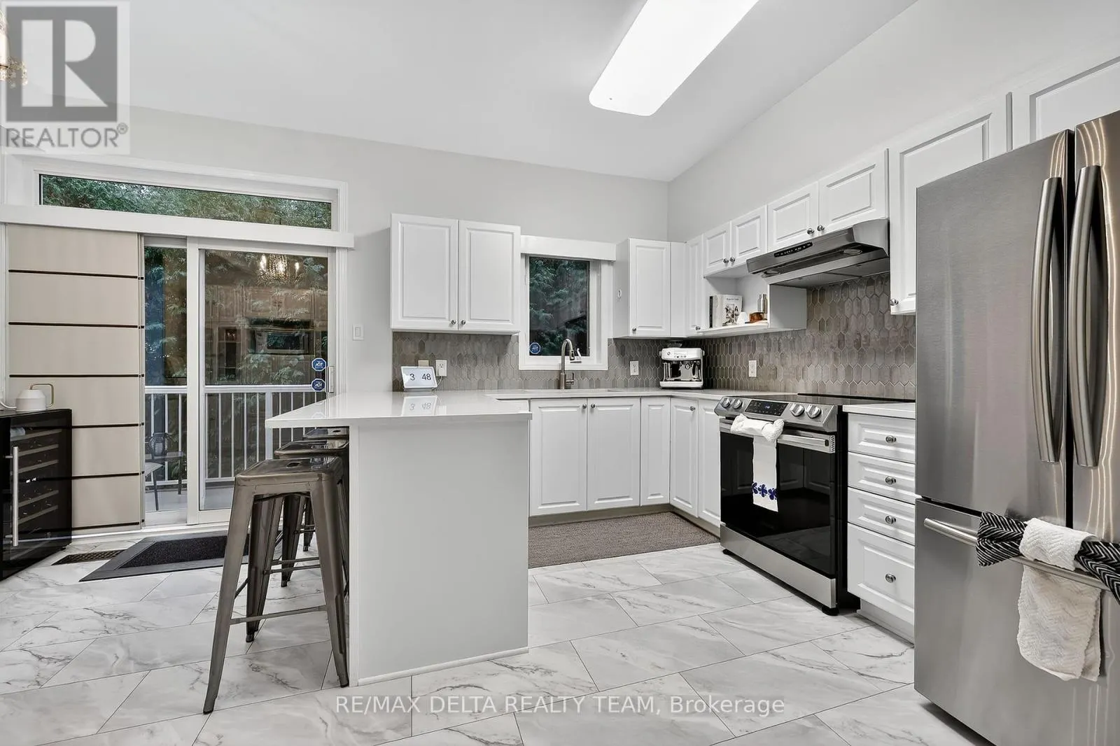 63 HIGHWOOD PRIVATE