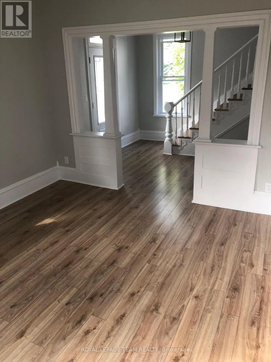 114 MAIN STREET E