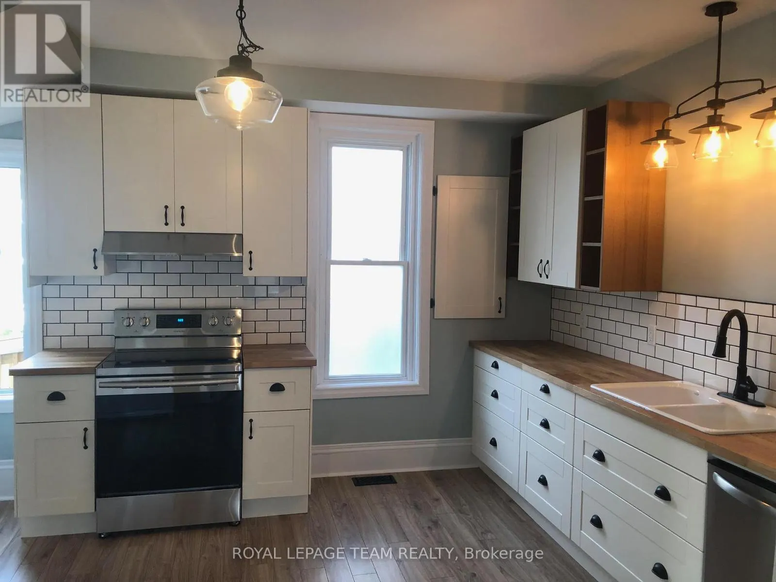 114 MAIN STREET E