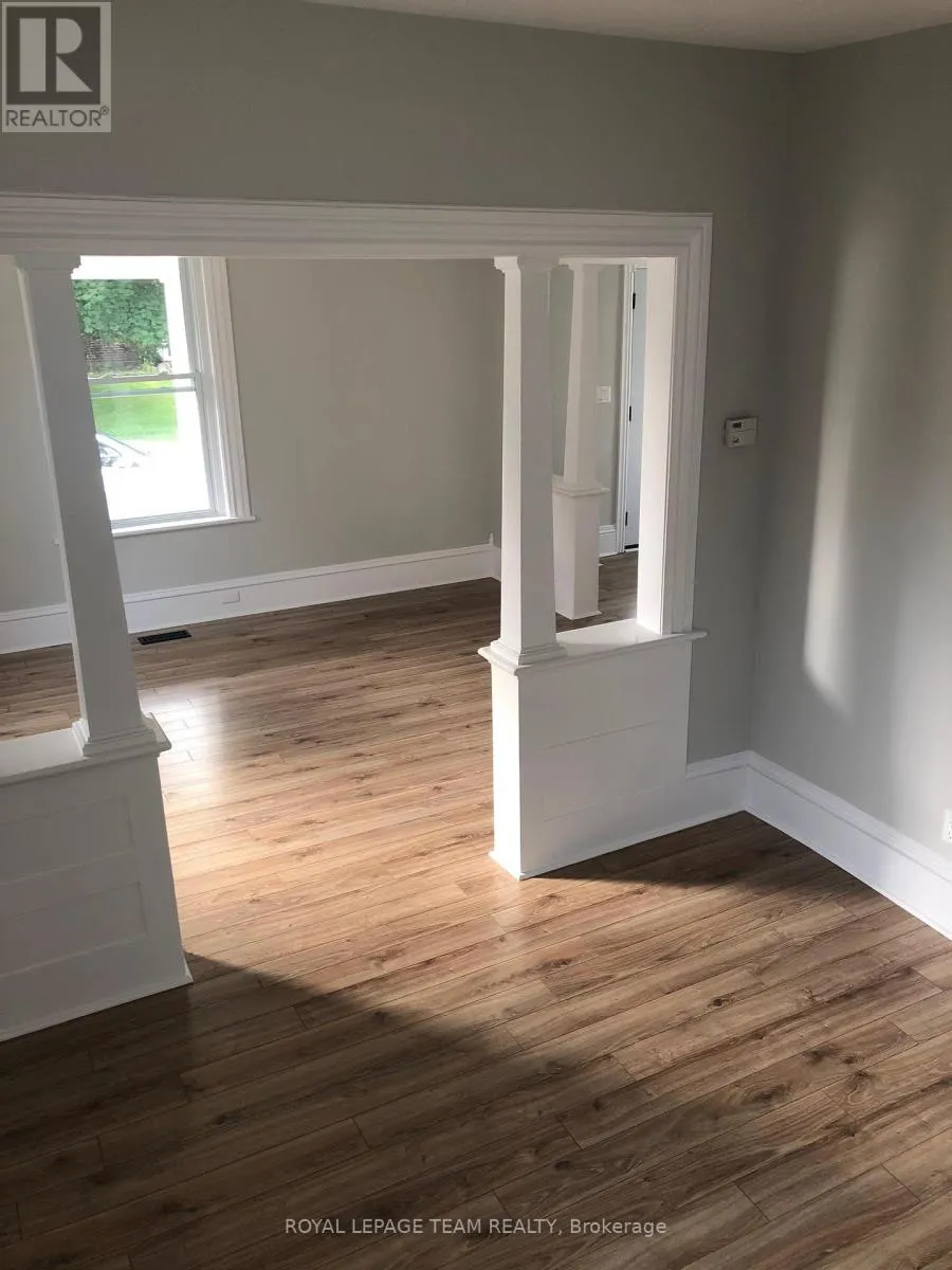 114 MAIN STREET E
