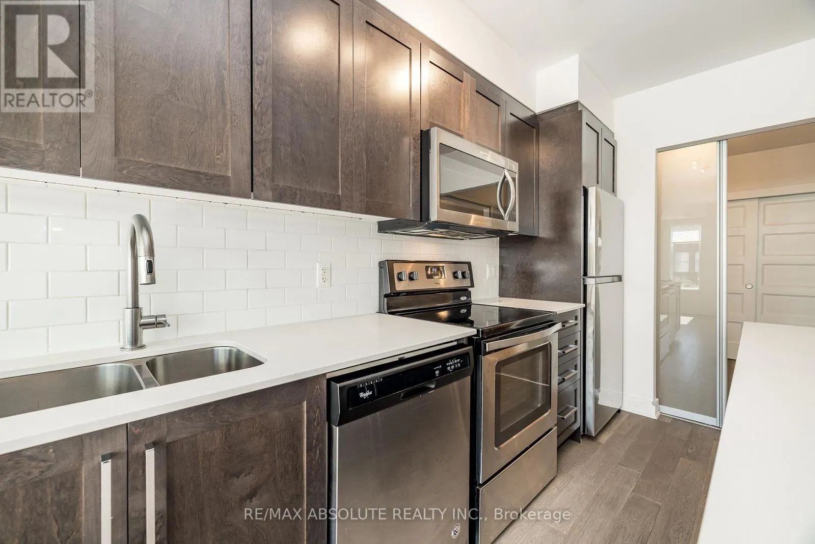 209 - 411 MACKAY STREET