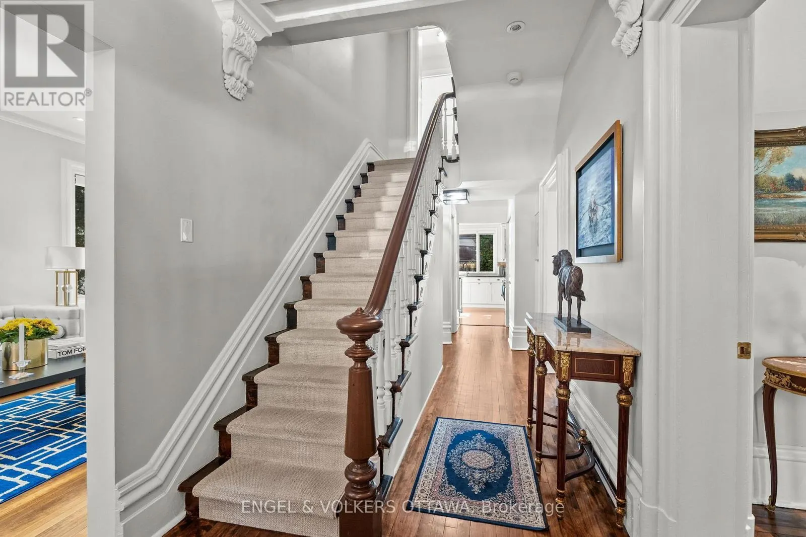 105 CRICHTON STREET