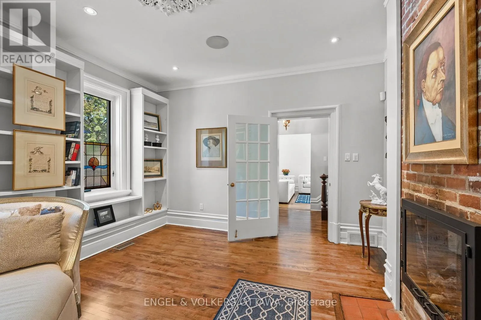 105 CRICHTON STREET