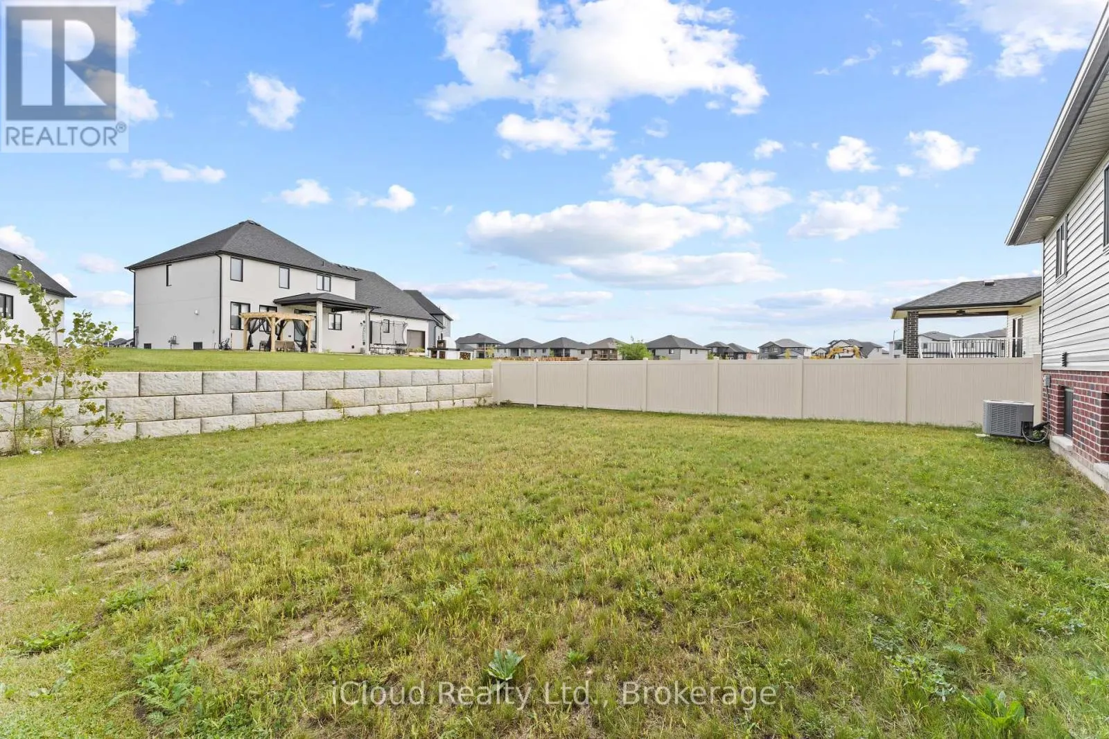 22 KINGSBRIDGE DRIVE