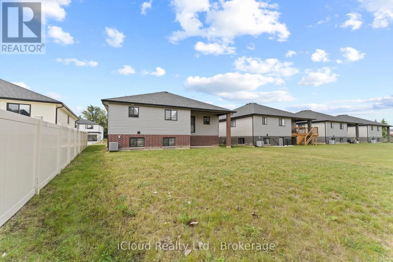 22 KINGSBRIDGE DRIVE
