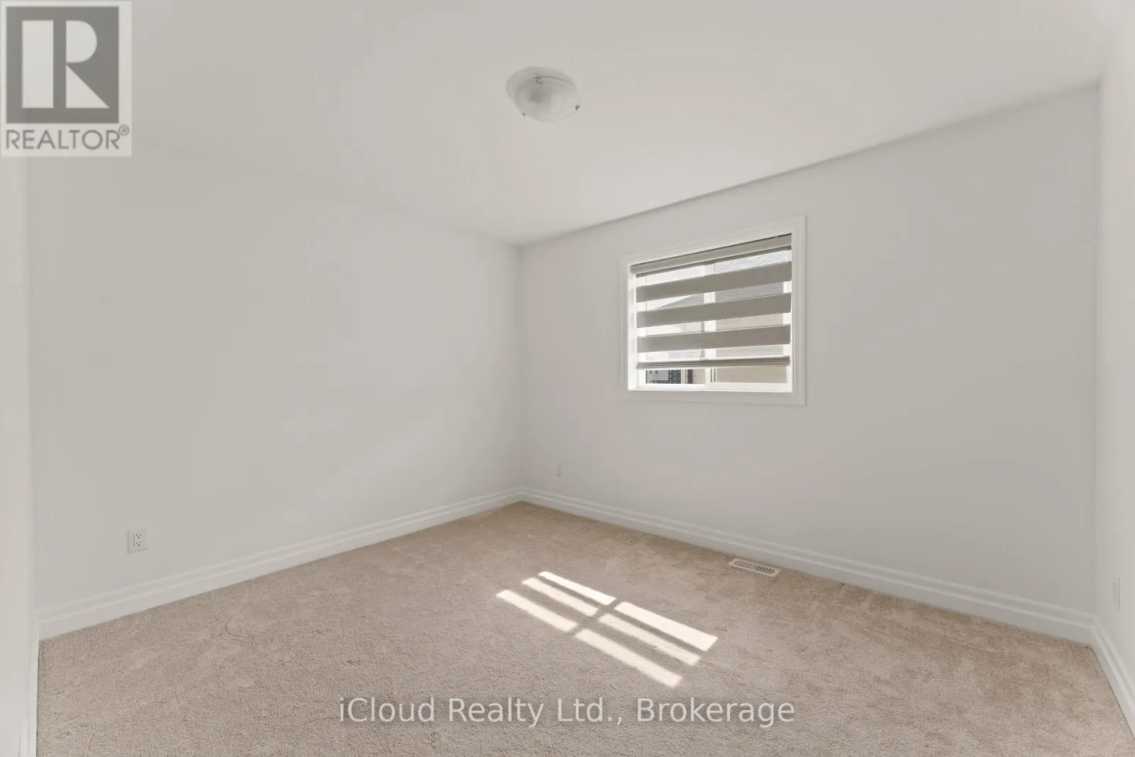 22 KINGSBRIDGE DRIVE
