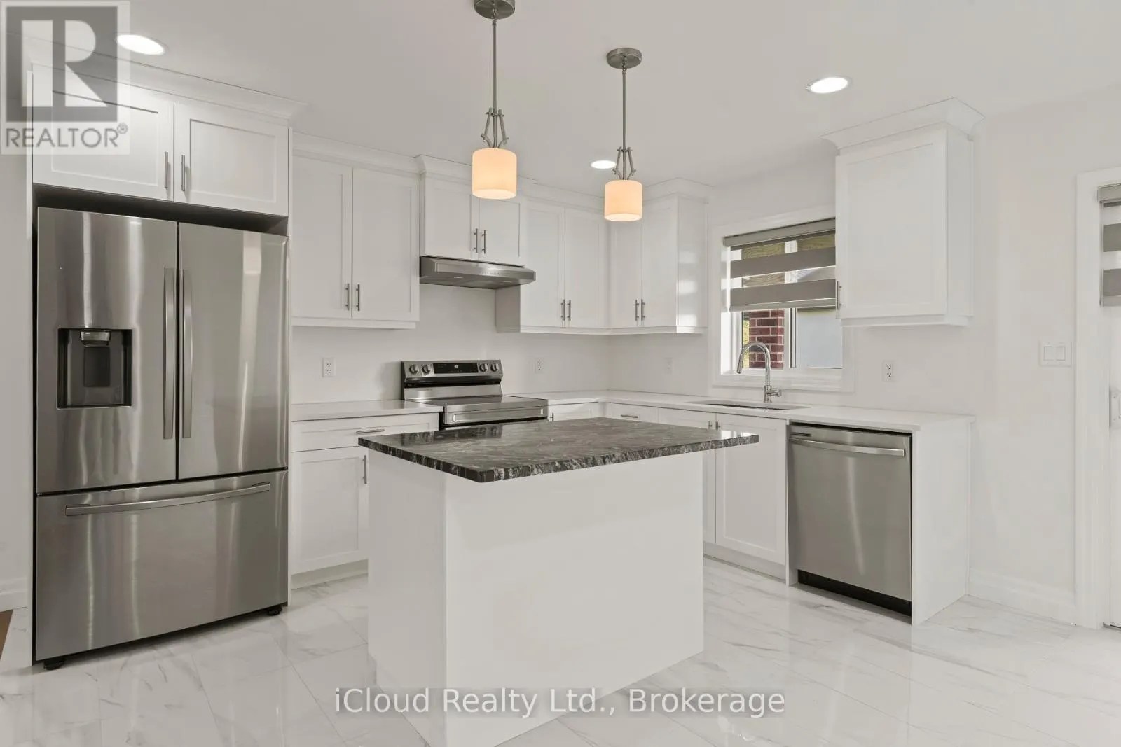22 KINGSBRIDGE DRIVE