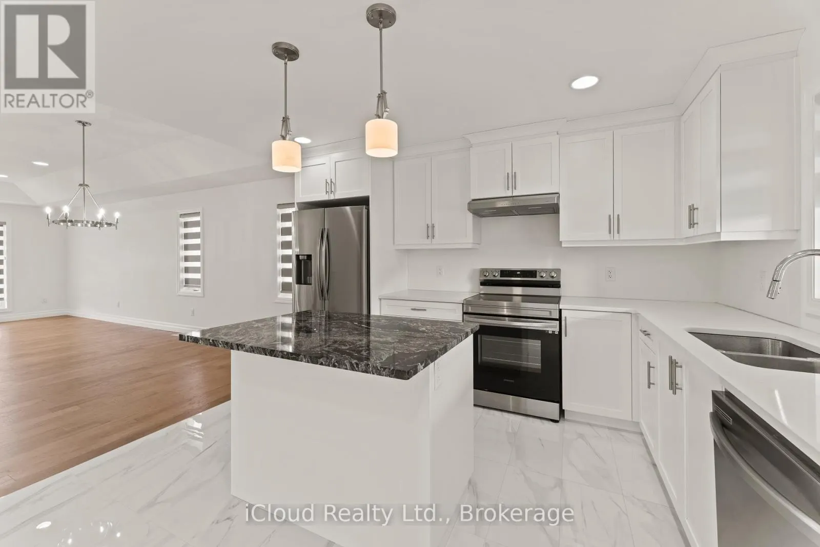 22 KINGSBRIDGE DRIVE