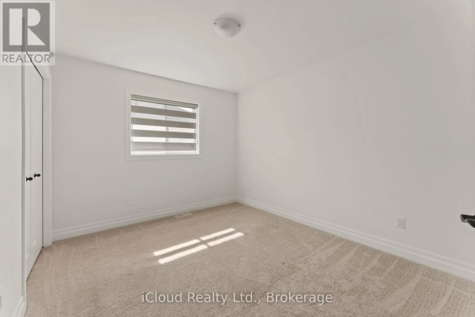 22 KINGSBRIDGE DRIVE
